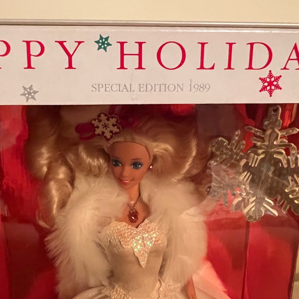 Holiday Barbie - Picture 2 of 2